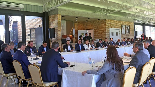 Diputados insisten en descabezar a Riera, eliminar SIU y apuntan a Legal