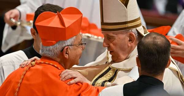 La Nación / A dos años del homenaje del Papa Francisco a Paraguay: Adalberto Martínez se convertía en cardenal