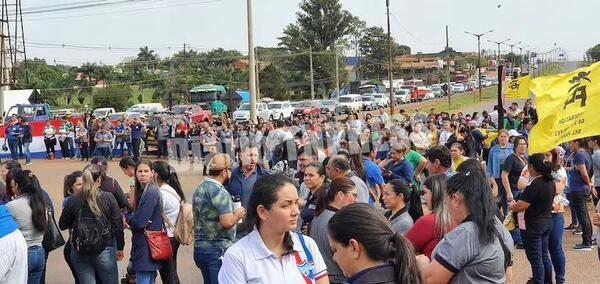 Docentes anuncian paro total hoy en reclamo de aumento, más subsidios y escalafón para el 2025 – Diario TNPRESS