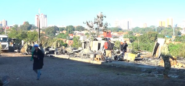 Buscarán soluciones definitivas para familias de la Chacarita - Megacadena - Diario Digital