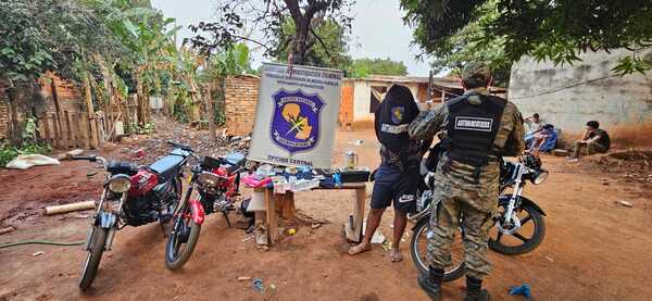 Detienen a tres personas e incautan 2 mil dosis de drogas tras un allanamiento en Capiatá - Megacadena - Diario Digital