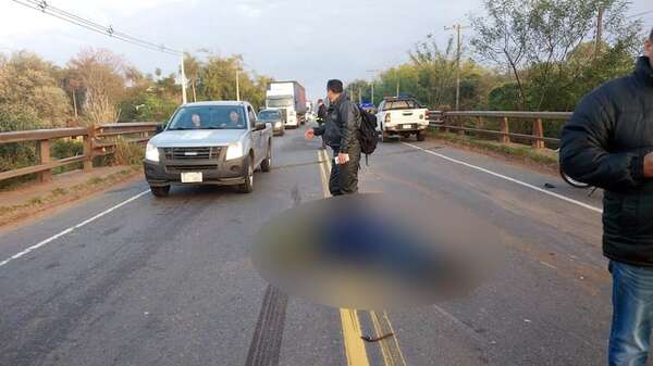 Suboficial de la Policía murió tras ser arrollado en Ruta 1, en Itá - Policiales - ABC Color