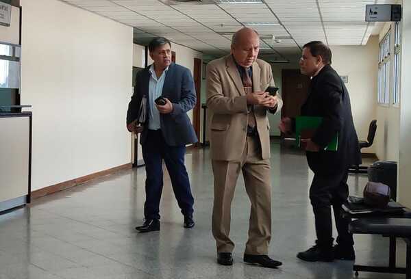 Ratifican libertad ambulatoria de exintendente de Lambaré Armando Gómez - PDS RADIO Y TV