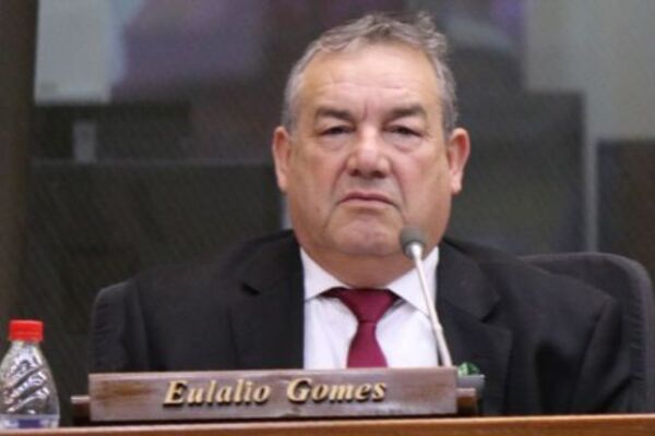 Mañana se definirá fecha de juramento de suplente de Lalo Gomes - ADN Digital