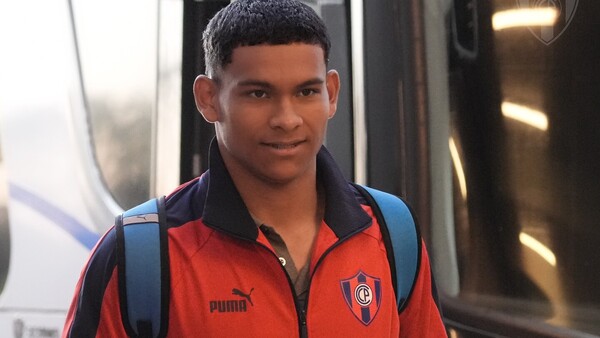 Hacia pelota de cualquier trapo, el juvenil de Cerro está en top 5 de la Sub 18 del mundo