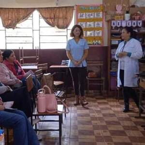 Capacitan a cocineras encargadas de merienda escolar
