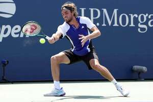 Tsitsipas se estrella otra vez en la primera ronda del Abierto de EEUU - Tenis - ABC Color