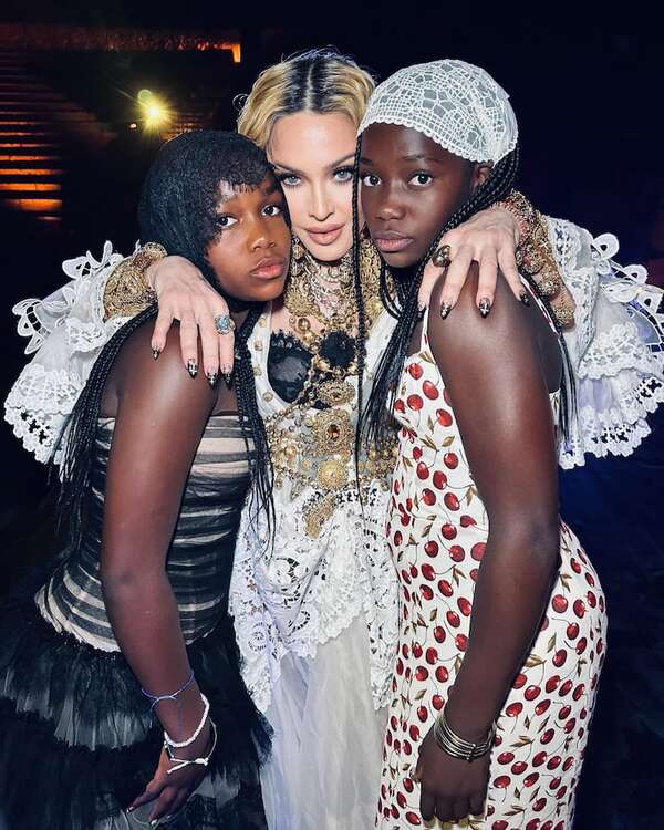 Madonna celebró los 12 años de sus gemelas Stella y Estere - Gente - ABC Color