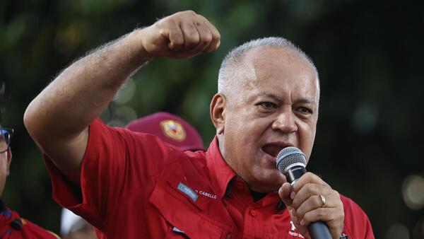 Maduro nombra a Diosdado Cabello ministro de Interior y Justicia para que traiga "paz"