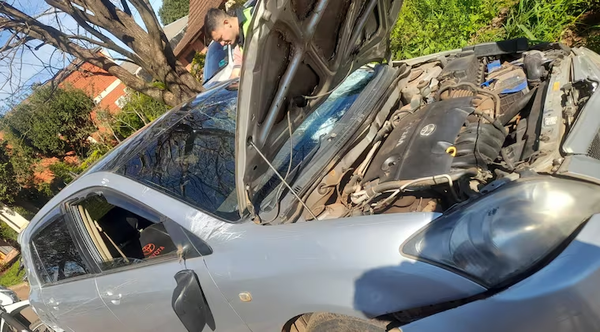 Conductor de plataforma chocó ebrio y luego provocó incendio en el calabozo - Noticiero Paraguay
