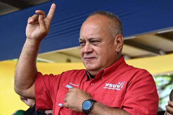 Maduro nombra a Diosdado Cabello ministro de Interior y Justicia para que traiga “paz” - Mundo - ABC Color