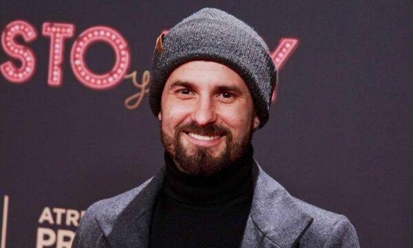 Revelan causa de muerte de actor de serie de Netflix