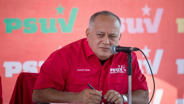 Maduro nombra a Diosdado Cabello ministro de Interior y Justicia para que traiga “paz”