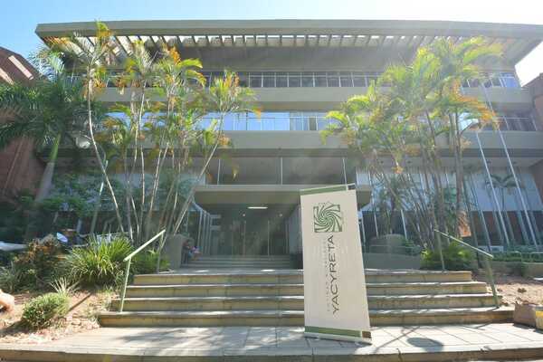 Gestiones de la asesoría jurídica evitaron que la EBY pague USD 14 millones - Unicanal