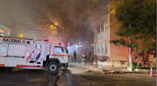 (VIDEO). ¡Ndi! Comisaria 7° metro se incendia en esta fría noche
