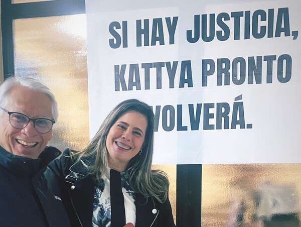 Parlamento de la Unión Europea admite estudiar expulsión de Kattya - Política - ABC Color