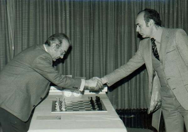 Ajedrez por Zenón Franco: Crítica de Libros (11), Korchnoi Year by Year Volume II (1969 - 1980) - Polideportivo - ABC Color