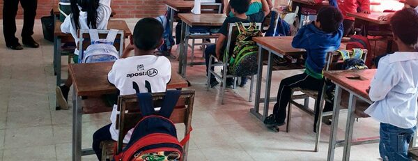 Denuncian la falta de baños en escuela de la comunidad Yvopey Rendá, Chaco