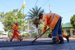 Arrancaron trabajos de pavimentación asfáltica en zona céntrica de Corpus Christi - .::Agencia IP::.