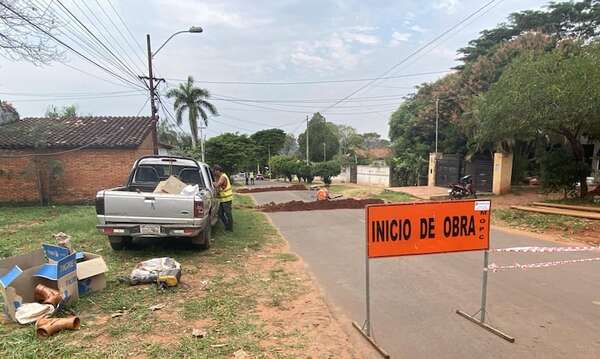 Obras cloacales que contratista foránea abandonó siguen sin culminar hasta ahora - Economía - ABC Color