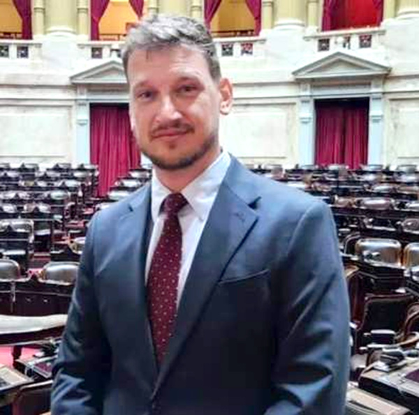 Diputado argentino acusado de pedofilia buscado por la Interpol estaría en Paraguay - La Clave