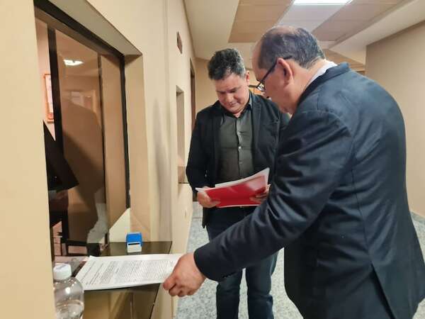 Acusado de mentir para defender a narcos impugna a suplente y quiere asumir en Diputados - Política - ABC Color