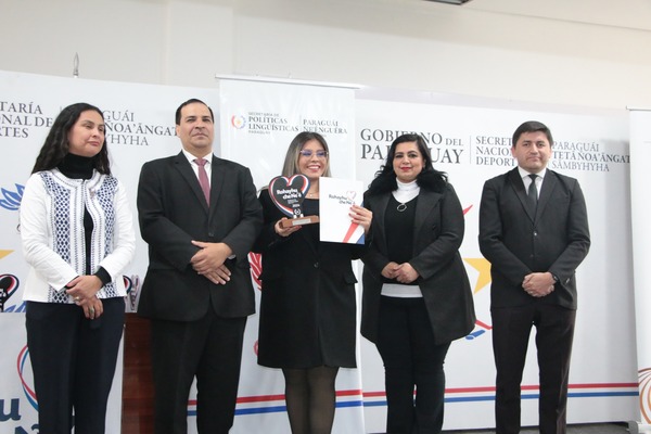 Paraguay TV y Agencia IP del MITIC, galardonados por promover la inclusión del guaraní en medios - .::Agencia IP::.