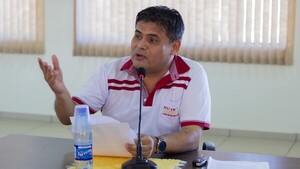 Diputados convoca al suplente de Lalo Gomes para su juramento