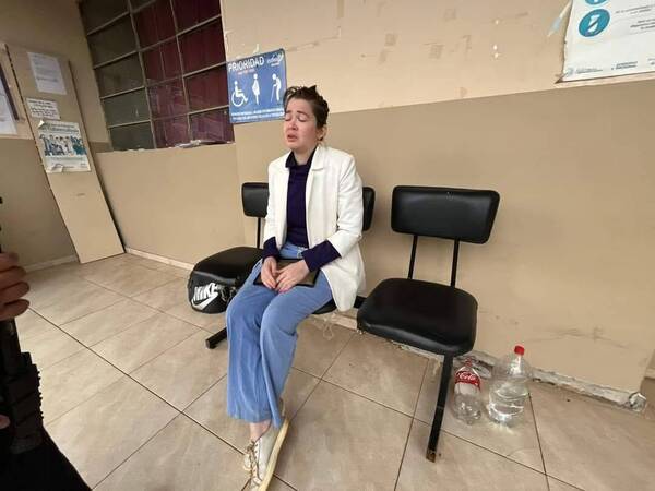 [VIDEO] Doctora denuncia que la echaron por denunciar “cómo juegan con la salud de la gente”