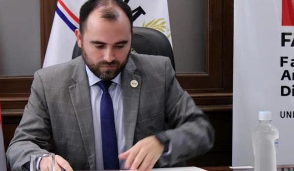 Activistas buscan entender por qué fiscales piden desestimar denuncia contra Bogarín - Portal Digital Cáritas Universidad Católica