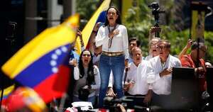 La Nación / Corina Machado salió de su escondite y participó de la marcha desafiando a Maduro en Venezuela