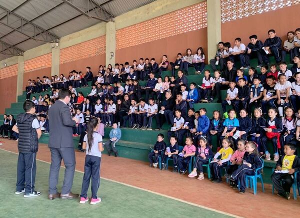 Estudiantes de Yuty fueron instruidos sobre sus deberes, derechos y obligaciones