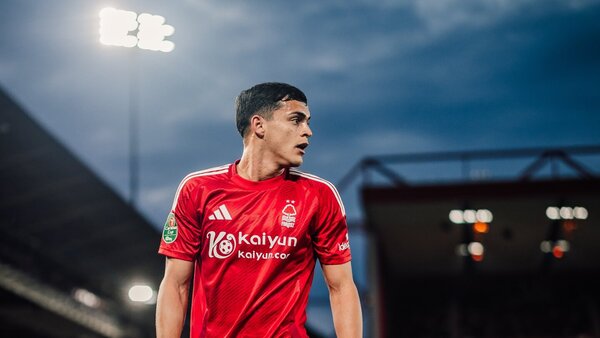 Ramón Sosa: Debut en Forest, duelo con Miguel Almirón y eliminación