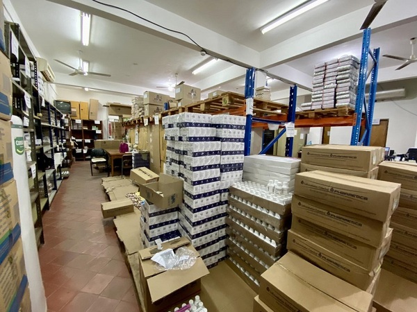 Distribuyen medicamentos a varias regiones sanitarias del país - .::Agencia IP::.