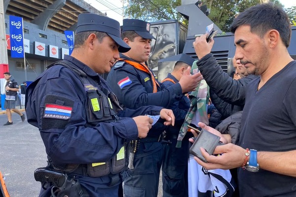 Policía verificará identidad y pertenencias de pasajeros en buses - ADN Digital