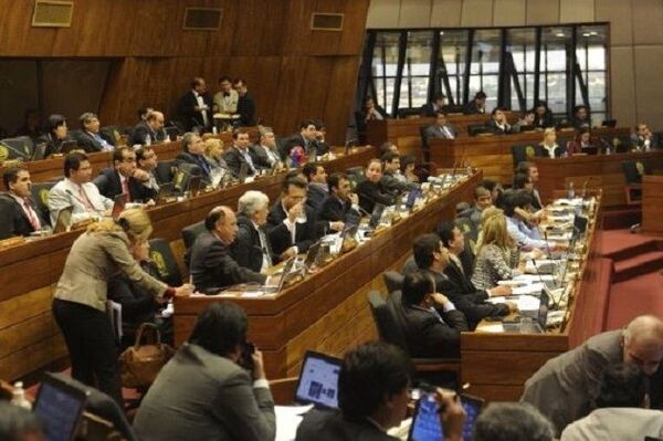 Suplente de Lalo juraría el martes