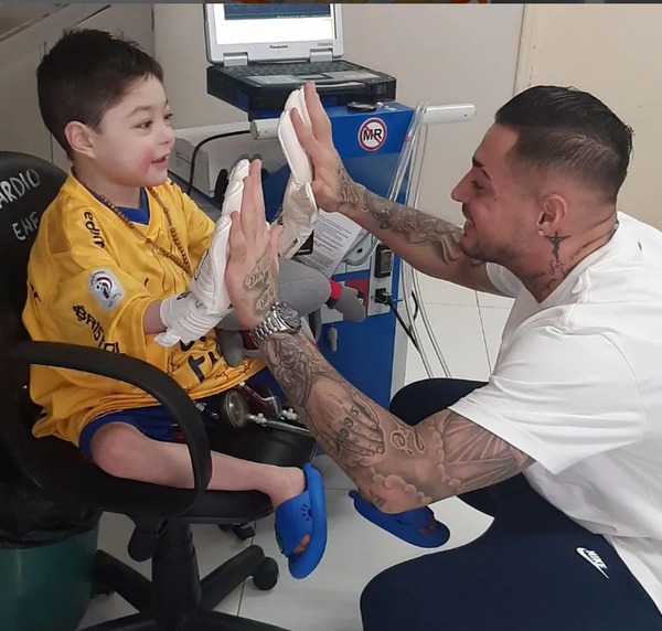 Sueño cumplido: el pequeño Milan conoció a Jean Fernandes - Unicanal
