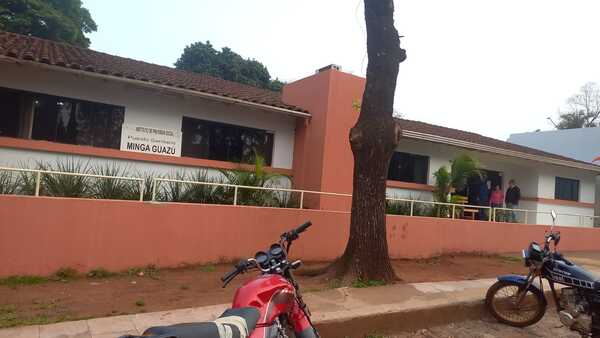 Precaria Atención en IPS de Minga Guazú y asegurados convocan a vigilia permanente - La Clave