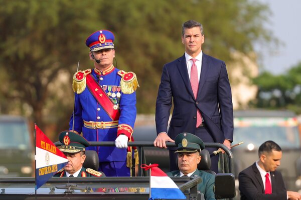 Peña destaca rol de las FF.AA. en defensa de la soberanía y garantiza inversión de USD 500 millones - .::Agencia IP::.