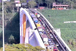 Sector empresarial de Ciudad de Este insiste en habilitar el segundo puente - La Clave