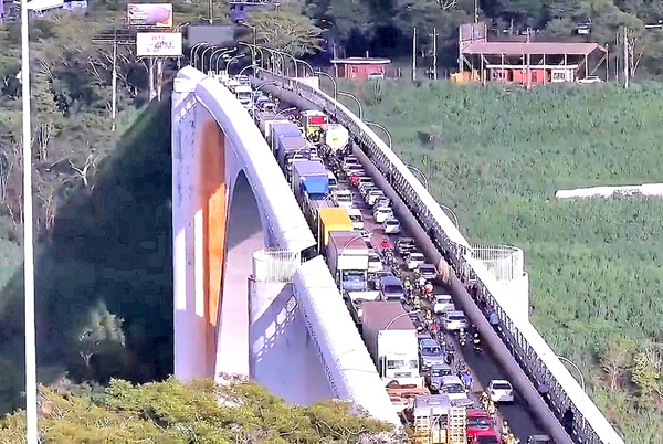Sector empresarial de Ciudad de Este insiste en habilitar el segundo puente - La Clave