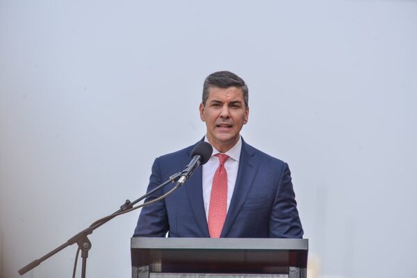 Peña agradece a las FF.AA. por permitir que el país viva una verdadera democracia desde hace 35 años - ADN Digital
