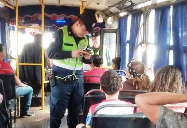 Policía intensifica control en colectivos •