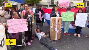 Salud cero: enfermos renales claman por máquinas de diálisis en el Hospital Nacional   - ABC Noticias - ABC Color