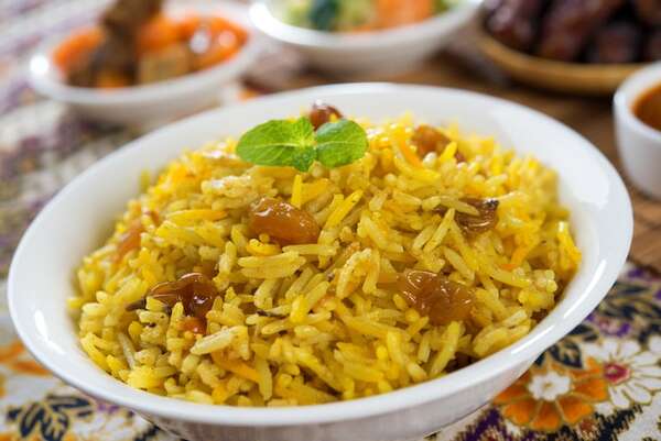 ¡Muy fácil! Ensalada de arroz, pasas de uva y manzanas al curry - Gastronomía - ABC Color