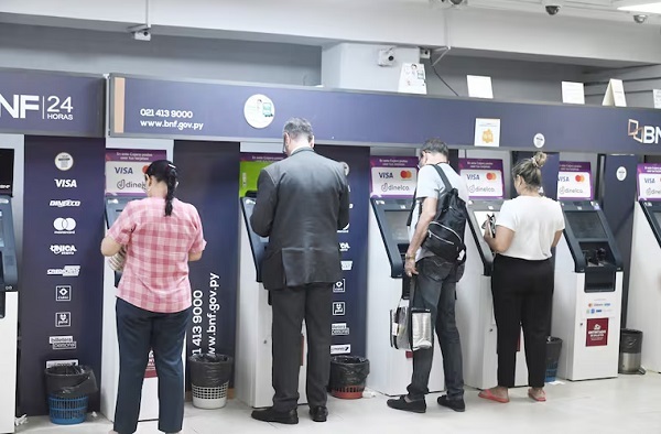 MEF continúa pago de salarios de agosto a funcionarios públicos