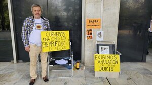 Padres de Sol Chávez se encadenan para exigir nuevo juicio - Portal Digital Cáritas Universidad Católica