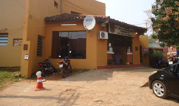 Comisaría policial de San José, luce diferente con pintura nueva - Noticiero Paraguay