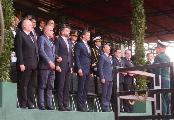 Presidente Benítez Riera participó del 179° aniversario de las Fuerzas Armadas de la Nación