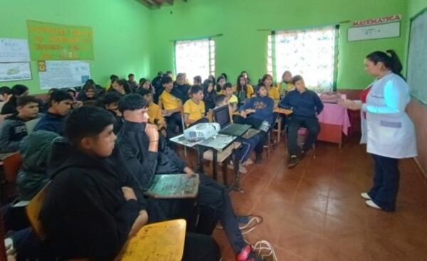 Brindan orientaciones para prevención de adicciones en Pdte. Franco
